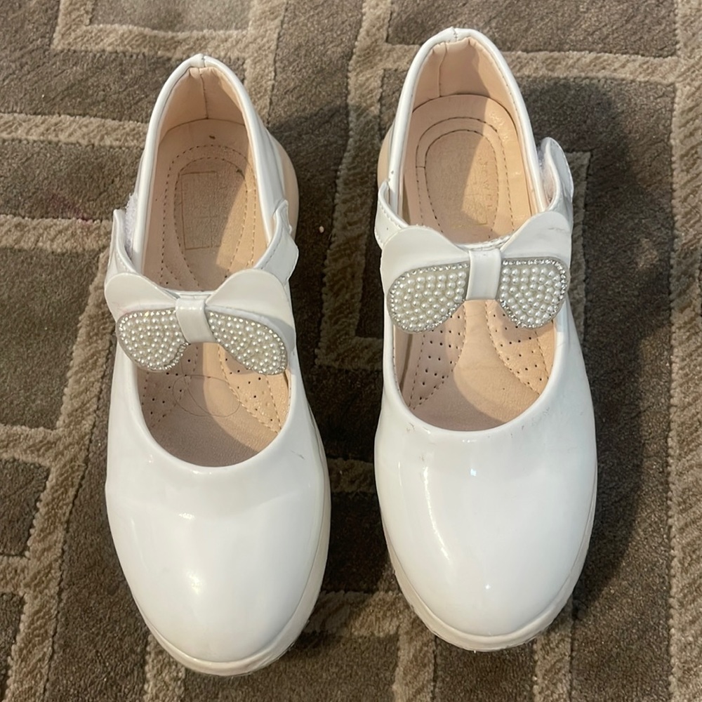Girl shoes size 2